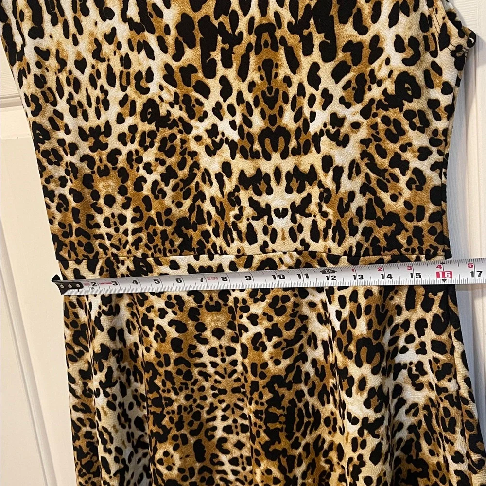 Leopard Print Skater Style Short Sleeve Dress - Picture 10 of 12
